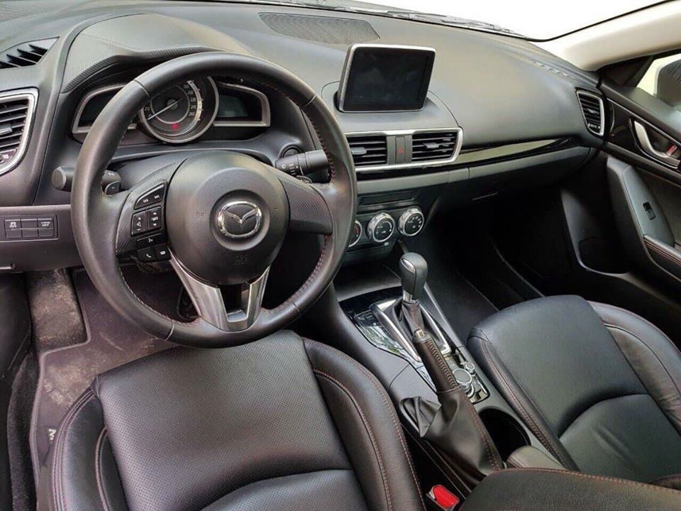 Cần bán xe Mazda 3 model 2016 số tự động màu trắng