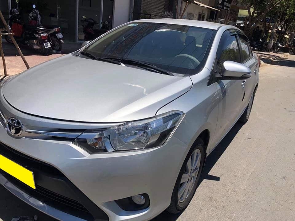 Cần bán gấp xe Vios 2018, số tự động, màu bạc