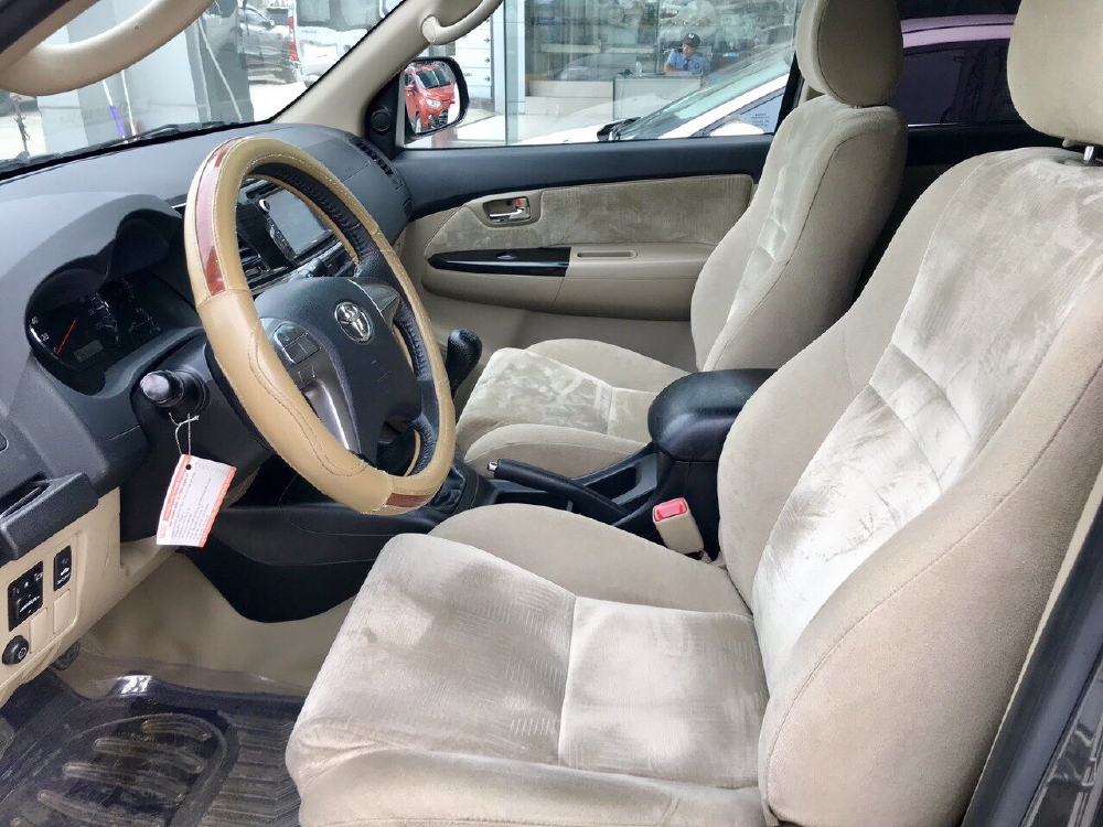 Fortuner 2.5G, 12/2016, màu xám, vỏ zin, sơ cua chưa dùng, giao dịch hãng