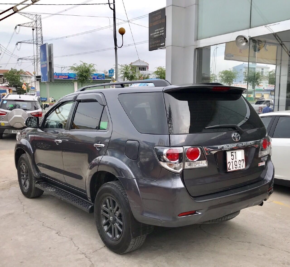 Fortuner 2.5G, 12/2016, màu xám, vỏ zin, sơ cua chưa dùng, giao dịch hãng