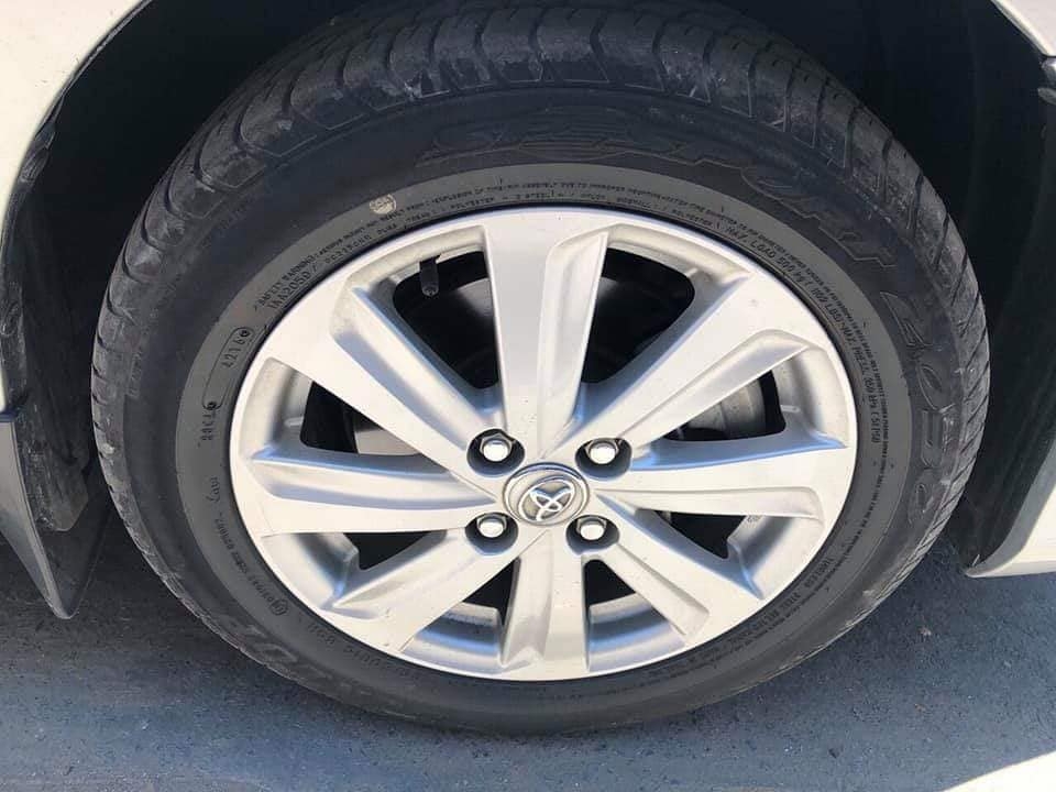 Cần bán gấp xe Vios 2018, số tự động, màu bạc