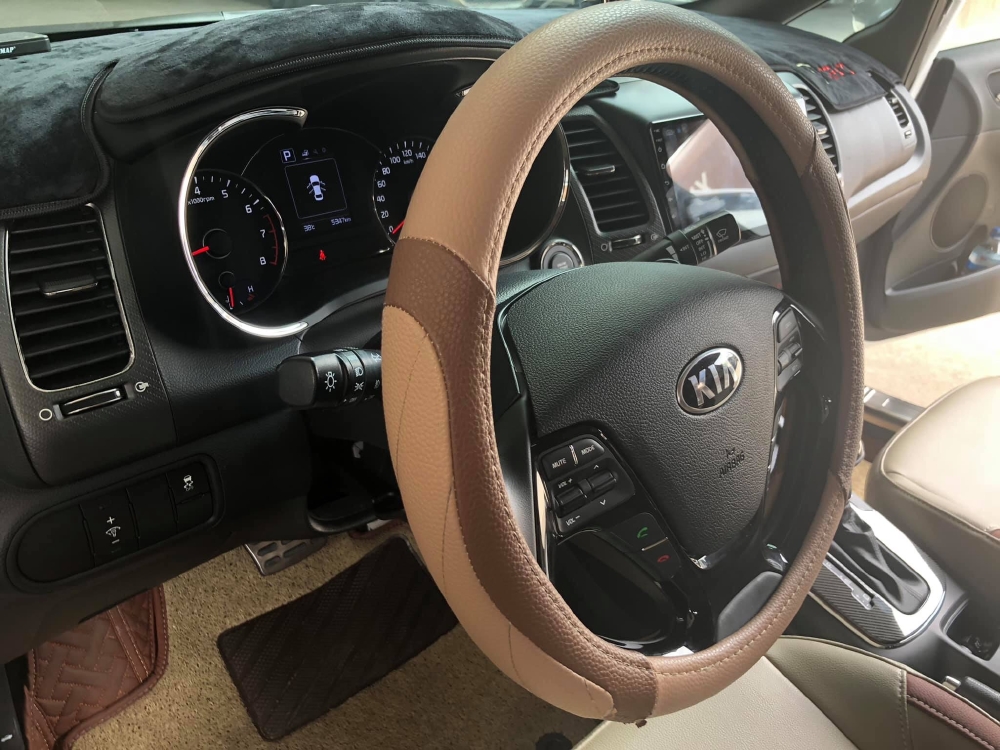 Bán Kia Cerato 2.0AT màu trắng số tự động sản xuất 2018 đi 5000km xe mới đập thùng