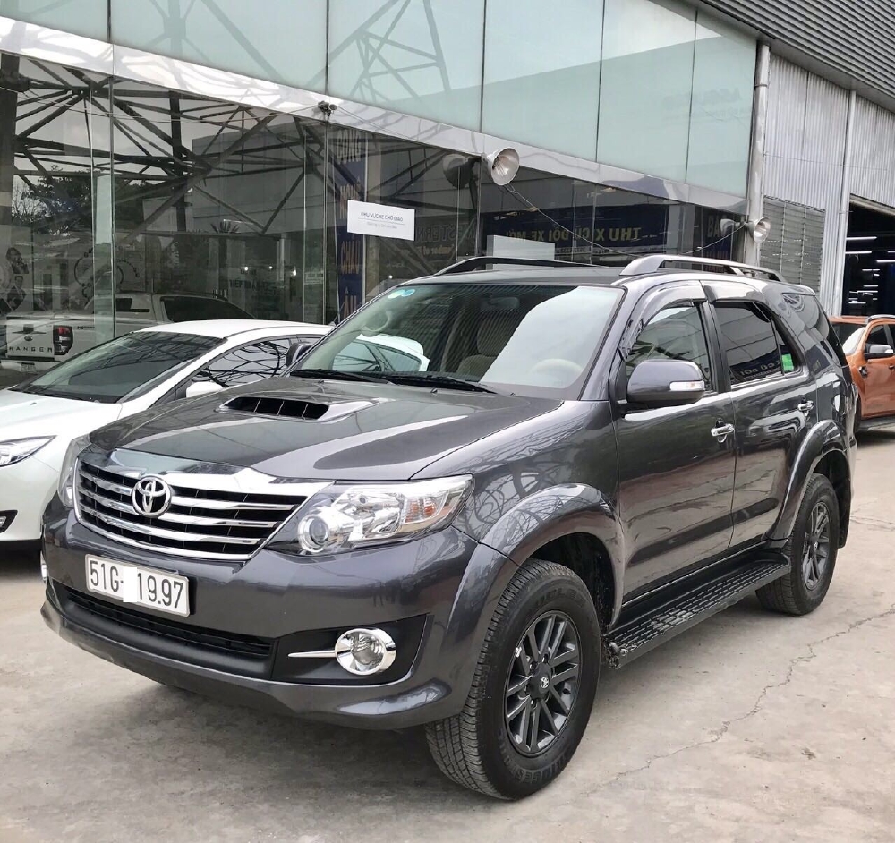 Fortuner 2.5G, 12/2016, màu xám, vỏ zin, sơ cua chưa dùng, giao dịch hãng