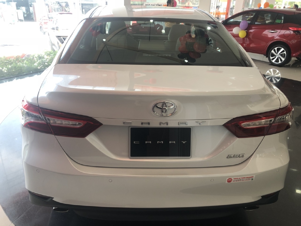 CAMRY 2.5Q MÀU TRẮNG NGỌC TRAI MỚI 100%