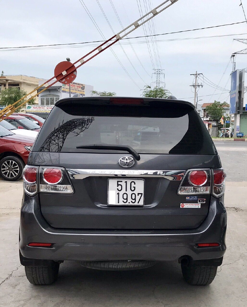 Fortuner 2.5G, 12/2016, màu xám, vỏ zin, sơ cua chưa dùng, giao dịch hãng