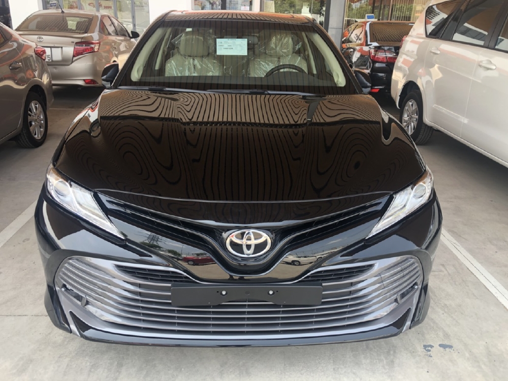 Camry 2.5q Màu Đen Giao Ngay