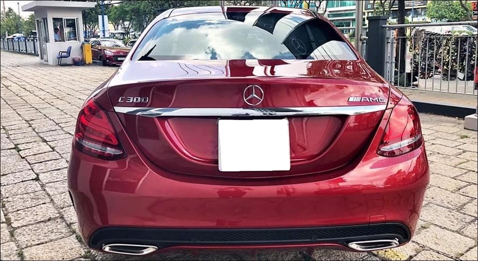 Lên đời cần bán C300 AMG, sản xuất 2018, số tự động, bản full