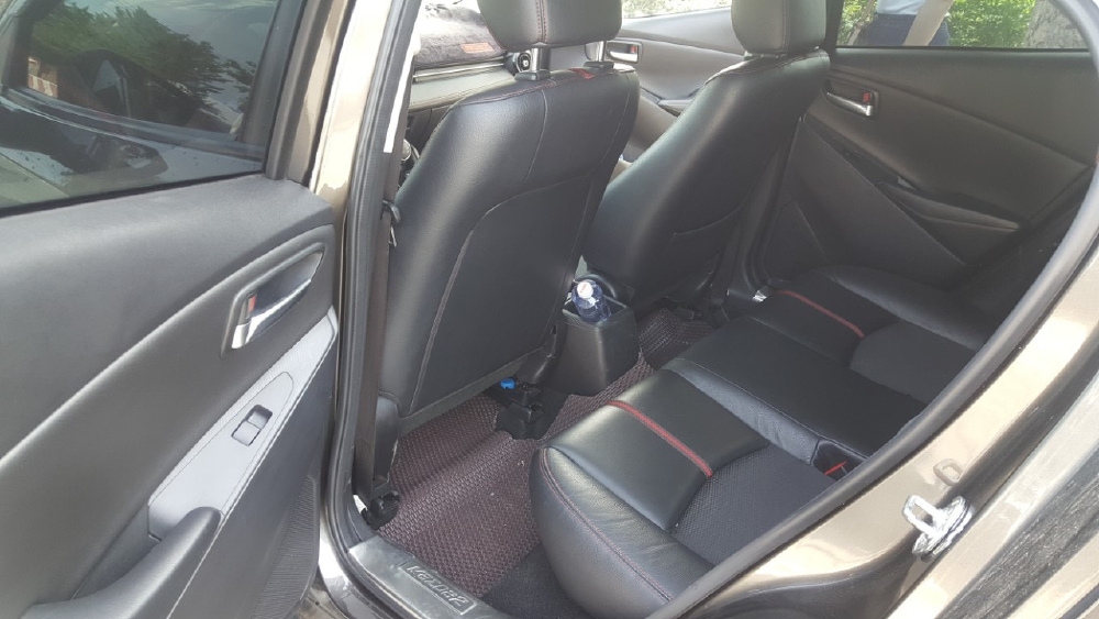 Bán Mazda 2 2016, màu nâu, đúng chất, xe nhập thái, giá TL, hổ trợ góp