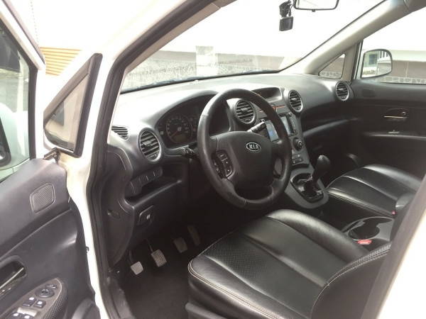 Bán Kia carens 2017 máy xăng số sàn Trắng tuyệt đẹp