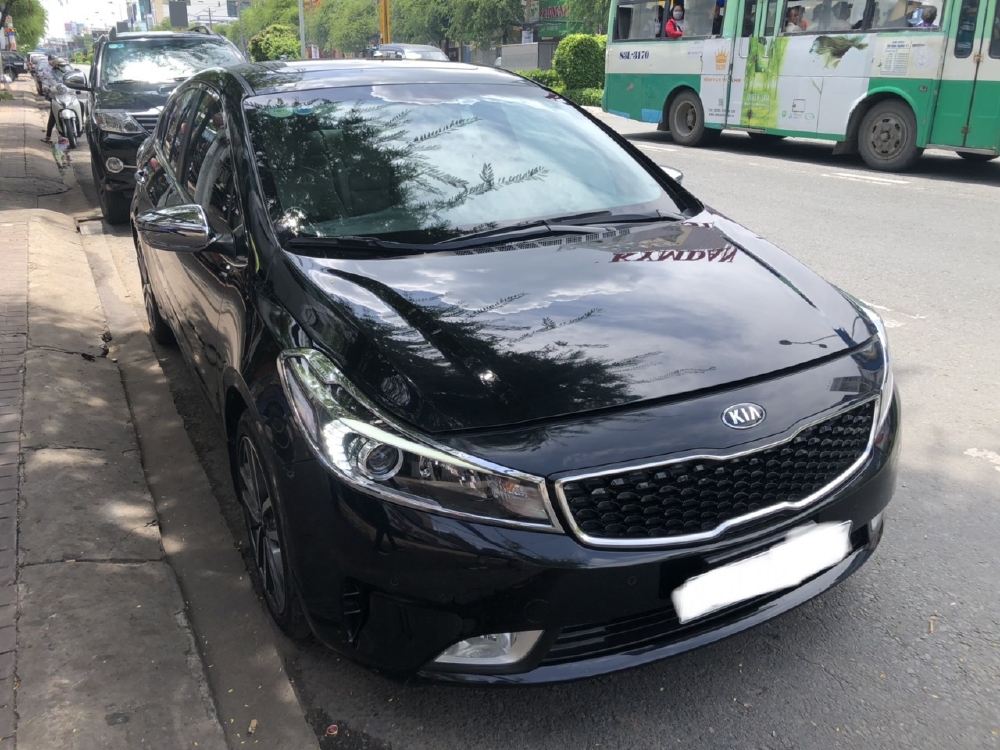 Bán Cerato 1.6AT 2017, màu đen, đúng chất, giá TL, hổ trợ góp