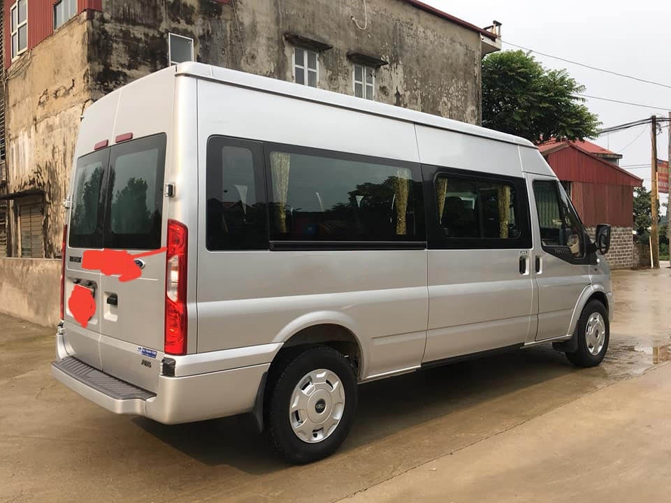 Cần bán xe Transit 2017, màu bạc, số sàn, máy dầu