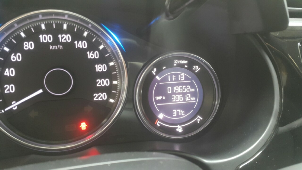 Bán Honda City TOP 1.5CVT màu trắng số tự động sản xuất 2018 đi 19000km