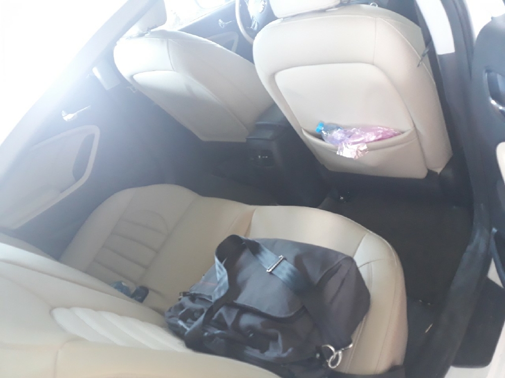 Bán Kia Cerato 1.6MT bản đủ màu trắng số sàn sản xuất cuối 2018 đi 1800km
