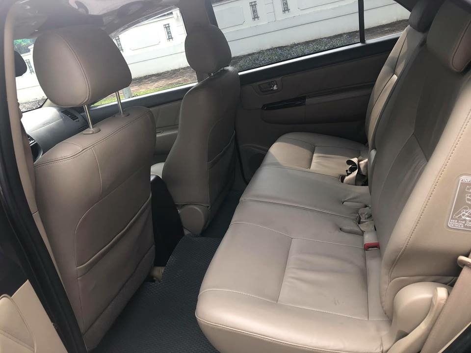 gia đình cần bán Fortuner 2014, số tự động máy xăng, màu xám lông chuột