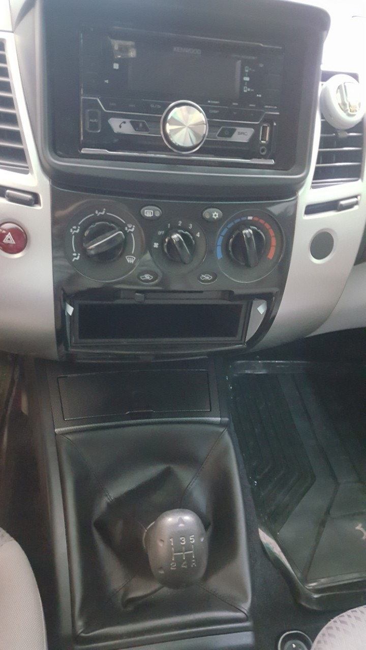 Bán Pajero 4x2 dầu 2016, màu nâu, đúng chất, biển TP, giá TL