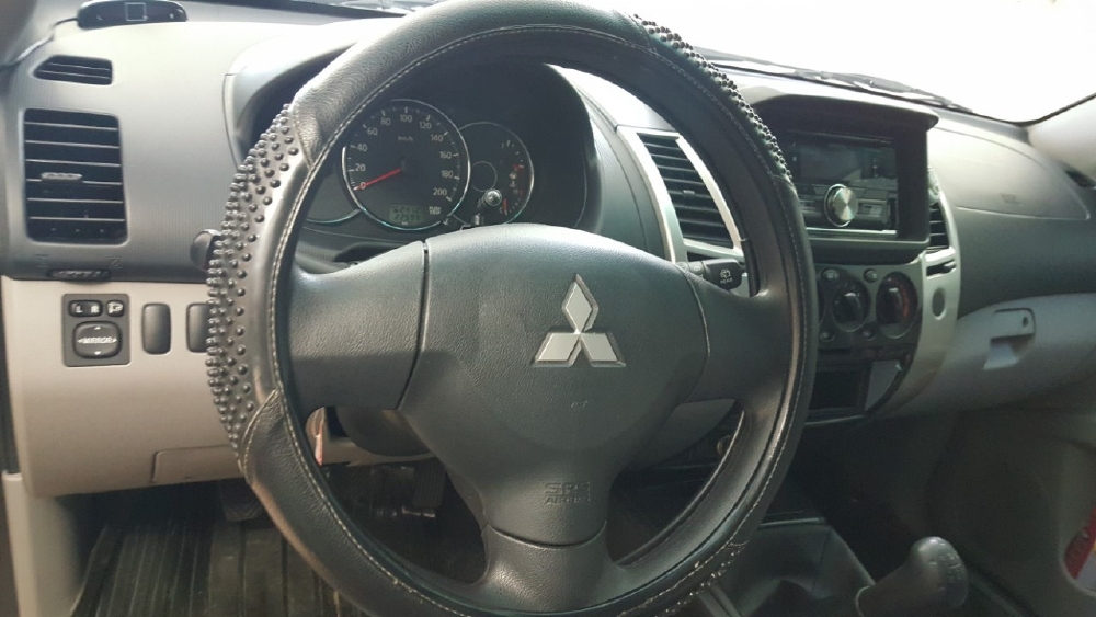 Bán Pajero 4x2 dầu 2016, màu nâu, đúng chất, biển TP, giá TL