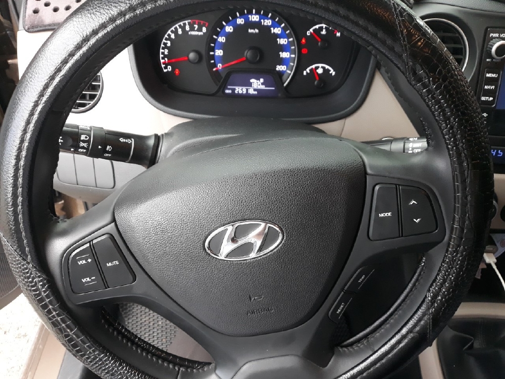 Bán I10 1.2MT sedan 2018, màu nâu, giá TL, hổ trợ góp