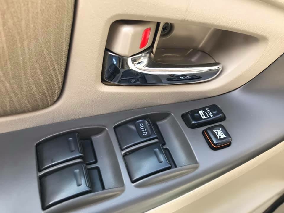 Gia đình cần bán xe Innova 2015, số sàn, màu vàng cát, zin cọp.
