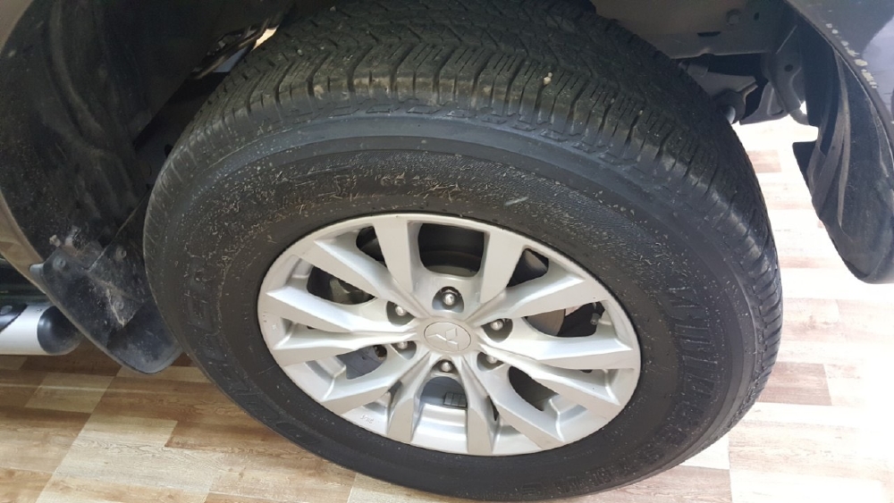 Bán Pajero 4x2 dầu 2016, màu nâu, đúng chất, biển TP, giá TL
