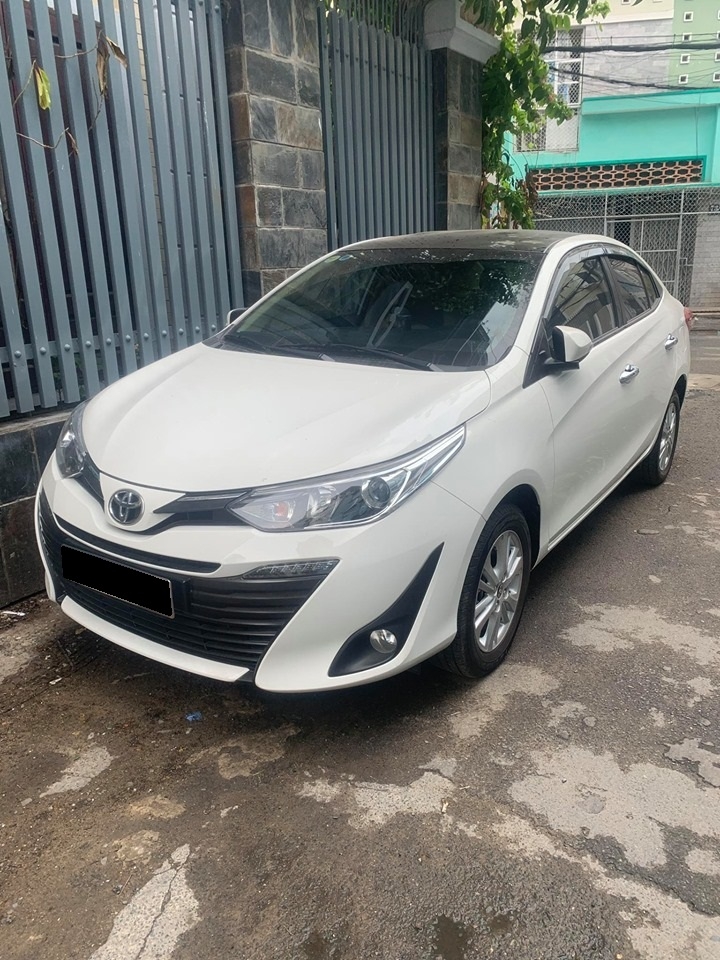 Cần bán Vios G 2018, số tự động, màu trắng, gia đình sử dụng còn mới tinh
