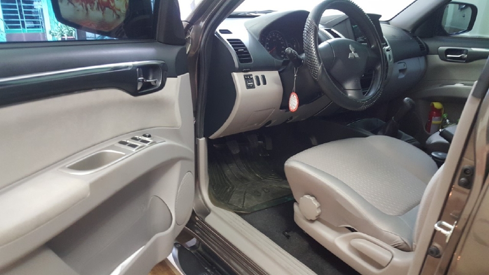 Bán Pajero 4x2 dầu 2016, màu nâu, đúng chất, biển TP, giá TL