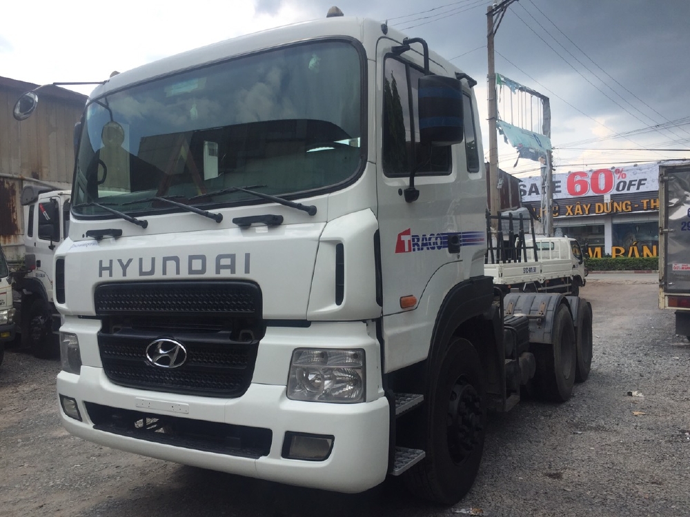 Đầu kéo Hyundai HD1000 đời 2015 Cũ