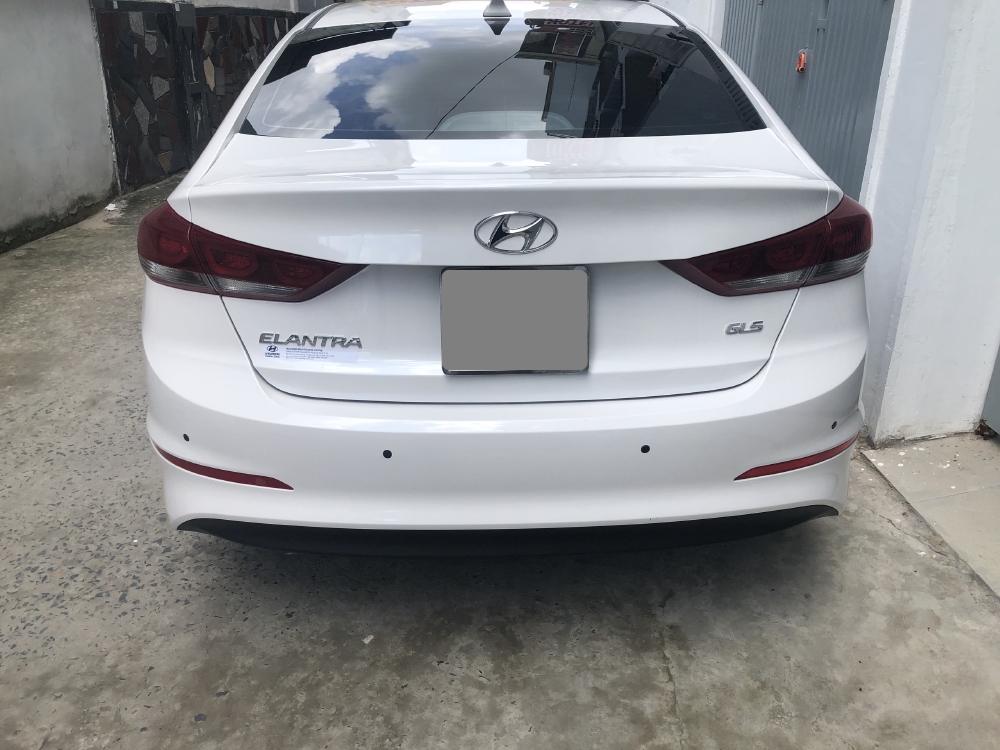 Bán Huyndai Elantra 2019 tự động trắng thể thao chính chủ