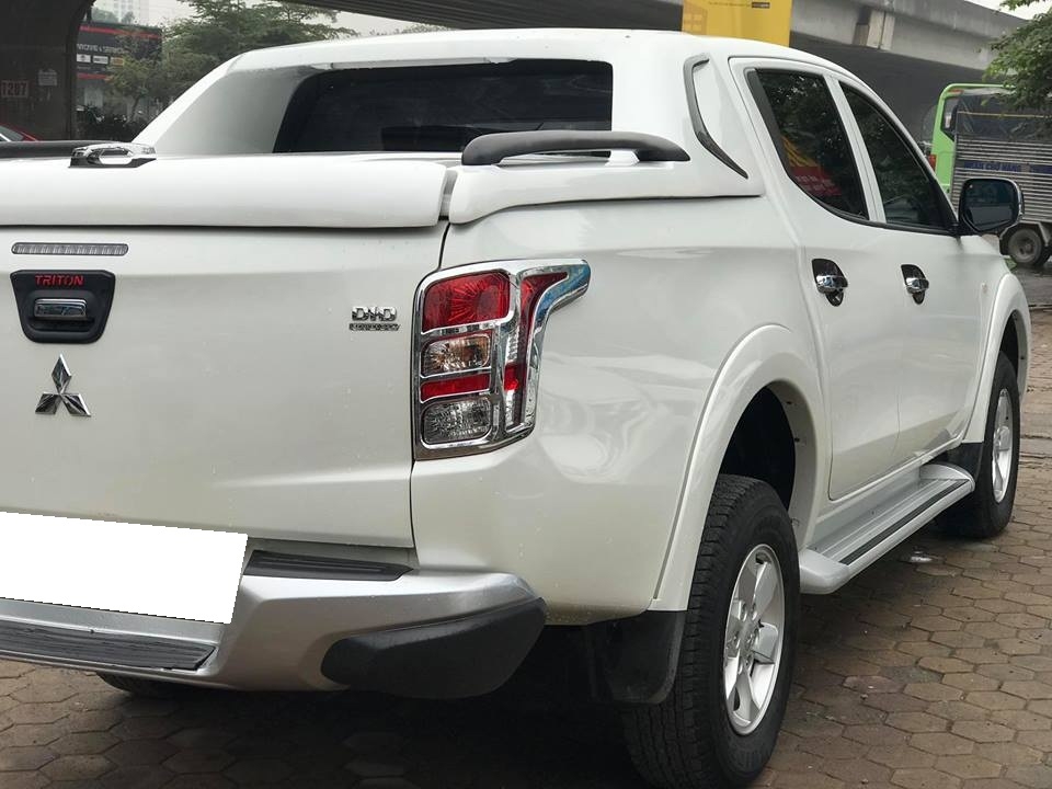Gia đình cần bán Triton 2018, số tự động, máy dầu, màu trắng