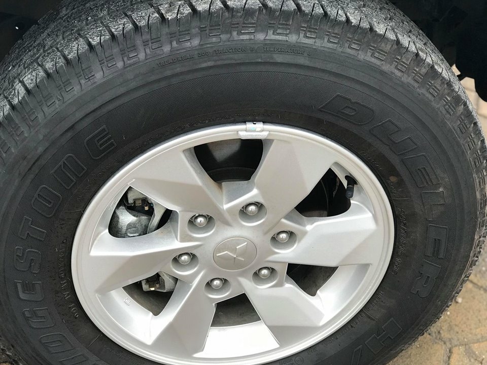 Gia đình cần bán Triton 2018, số tự động, máy dầu, màu trắng