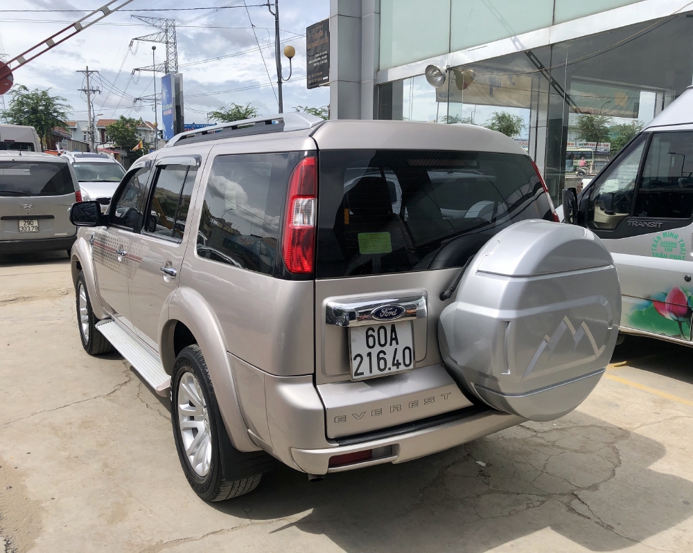 Bán Ford Everest 01 cầu sx 2015.Xe bán tại hãng