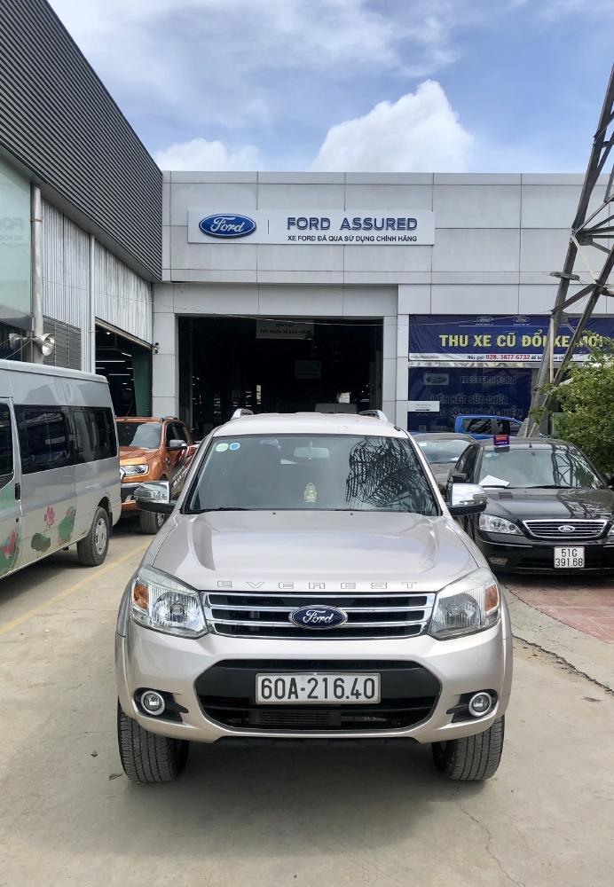 Bán Ford Everest 01 cầu sx 2015.Xe bán tại hãng