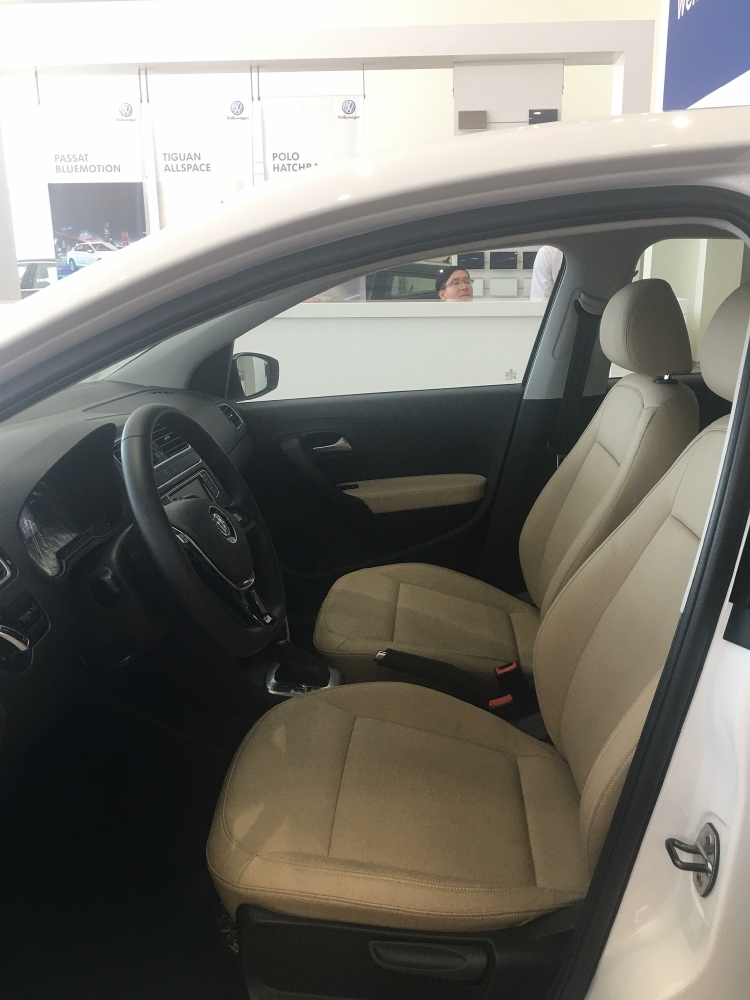 Bán xe Volkswagen Polo Sedan 2019, xe nhập Đức, giá tốt