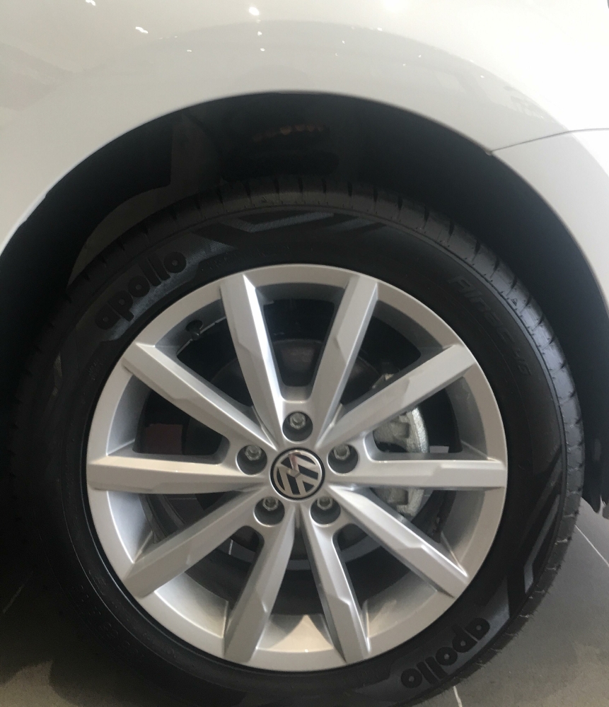 Bán xe Volkswagen Polo Sedan 2019, xe nhập Đức, giá tốt