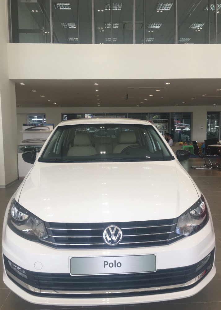 Bán xe Volkswagen Polo Sedan 2019, xe nhập Đức, giá tốt