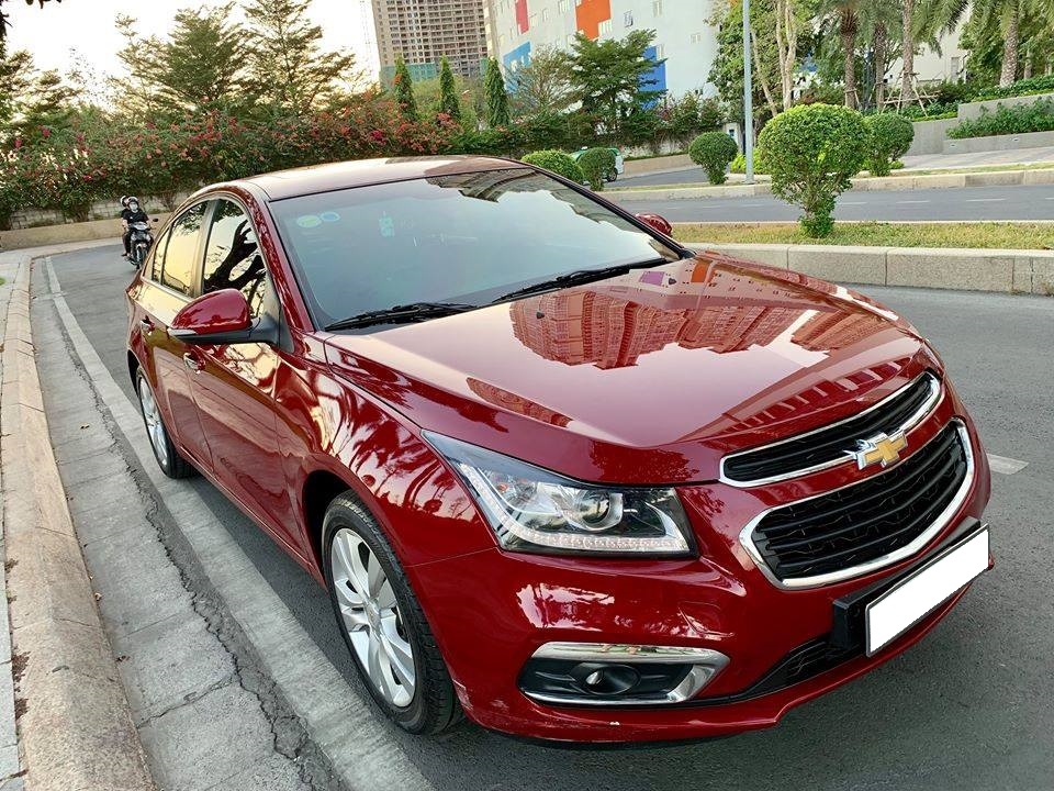 bán xe Chevrolet Cruze 2017 Ltz số tự động màu đỏ,