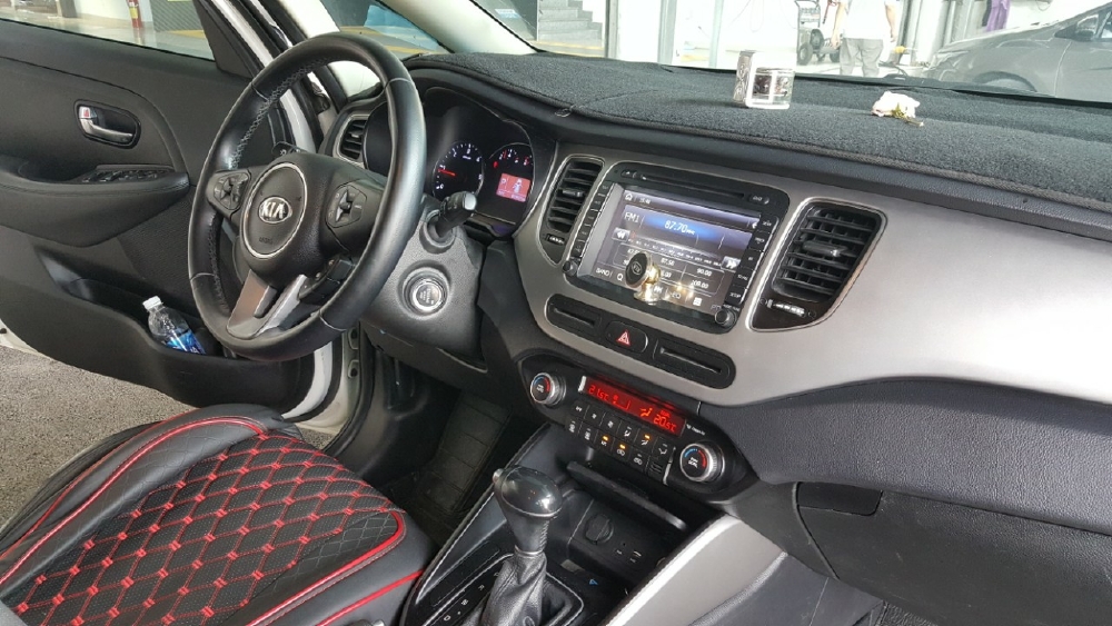 Kia Rondo DẦU 1.7AT 2016 MÀU TRẮNG BS SG XE ĐẸP