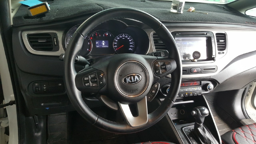 Kia Rondo DẦU 1.7AT 2016 MÀU TRẮNG BS SG XE ĐẸP