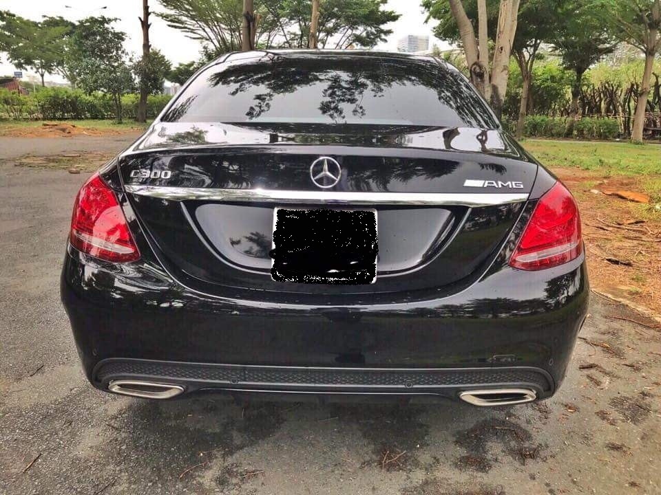 Gia đình cần bán C300 AMG , sản xuất 2018, bản full, màu đen cực ngầu