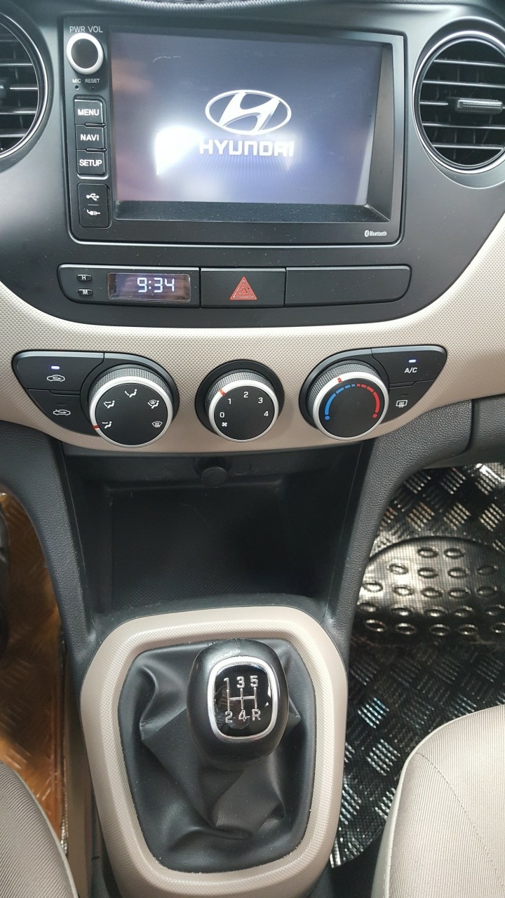 Hyundai Grand i10 1.2AT 2018 màu đỏ bs SG xe đẹp