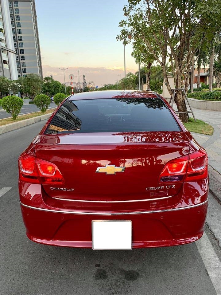 bán xe Chevrolet Cruze 2017 Ltz số tự động màu đỏ,
