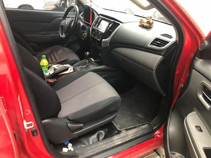Bán Mitsubishi Triton màu đỏ 2018 tự động dầu tuyệt vời.