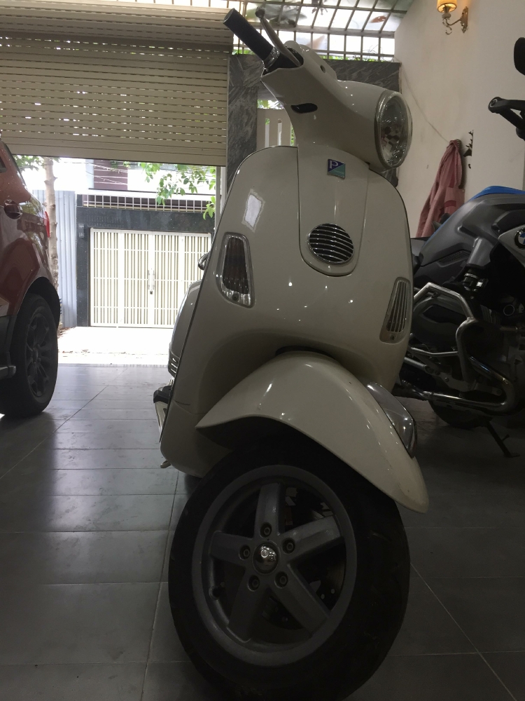 Xe Vespa LX125, giá ưu tiên cho SV mới ra trường