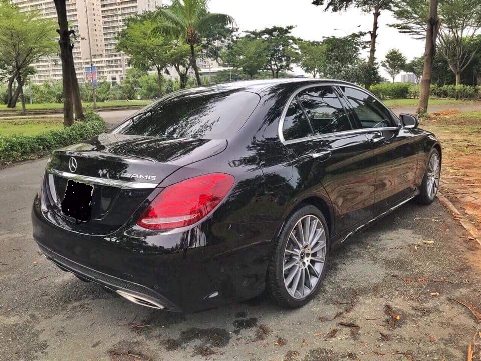 Gia đình cần bán C300 AMG , sản xuất 2018, bản full, màu đen cực ngầu