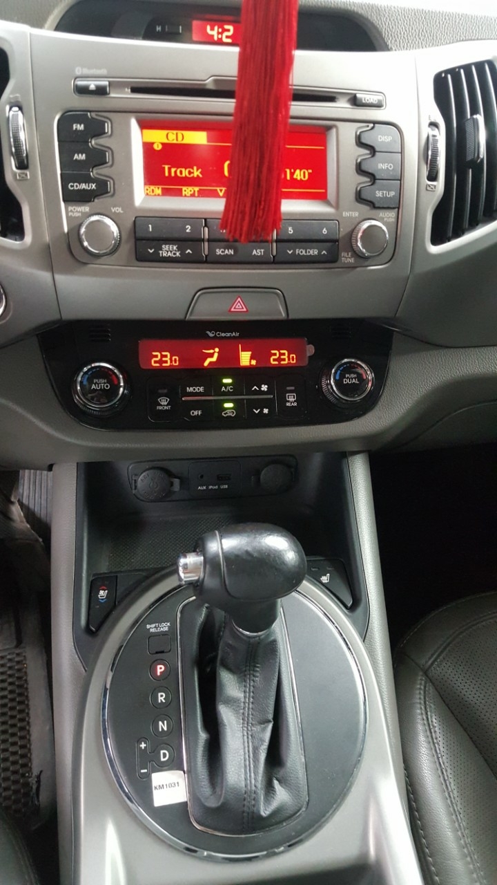 Bán Kia Sportage 2.0AT 2011 màu nâu biển SG