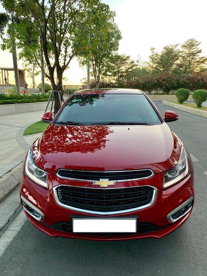 bán xe Chevrolet Cruze 2017 Ltz số tự động màu đỏ, đồng hồ 39.000 Km
