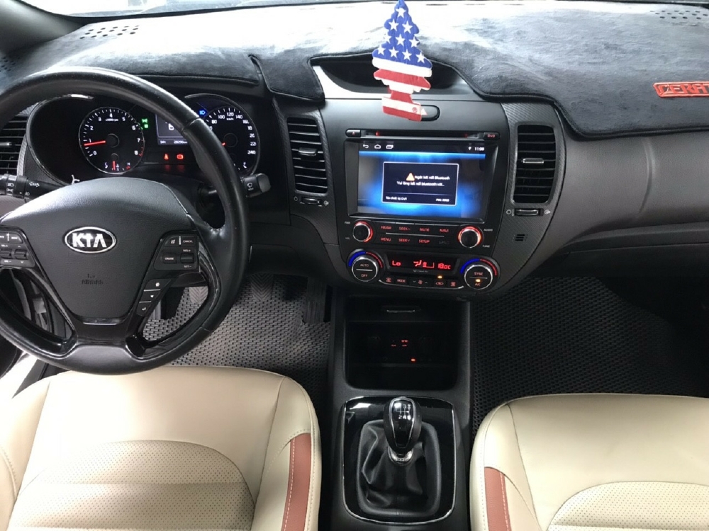 Kia Cerato 2018 Số sàn màu bạc bản đủ