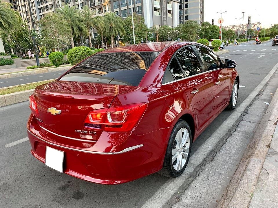bán xe Chevrolet Cruze 2017 Ltz số tự động màu đỏ,