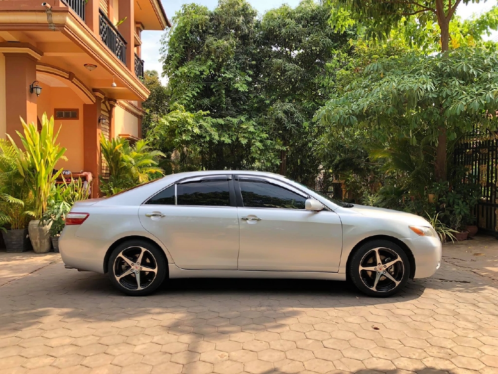 Cần bán xe Toyota Camry 2007 số tự động màu bạc nhập Mỹ