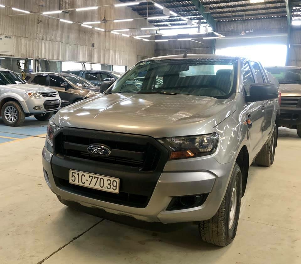 Ranger XL 2015, mẫu 2016, 4x4, màu bạc, nắp thùng thấp, giao dịch hãng