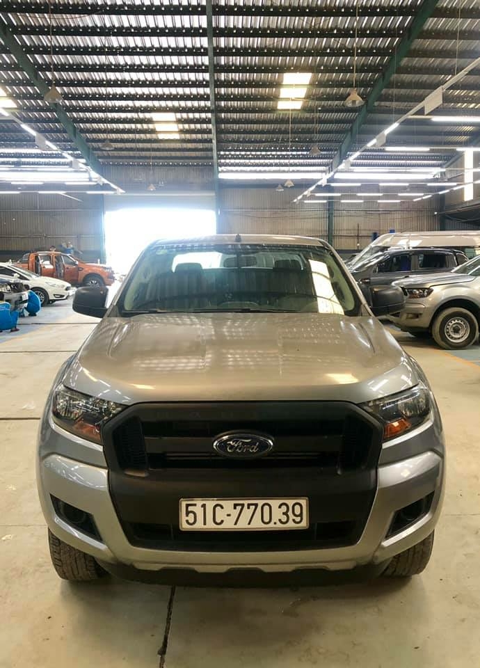 Ranger XL 2015, mẫu 2016, 4x4, màu bạc, nắp thùng thấp, giao dịch hãng